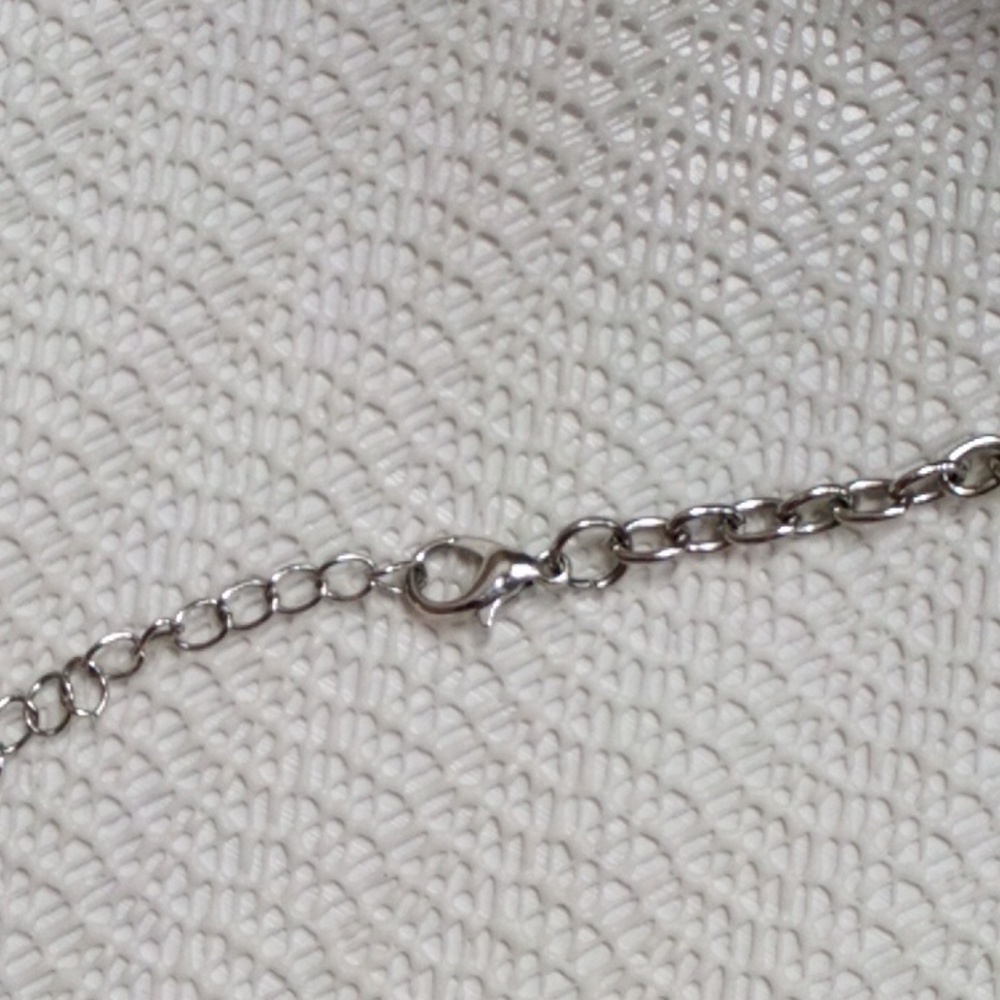 Women's Elegant Pink and Silver Beaded Necklace! - Picture 3 of 5